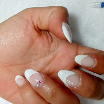 Zekiye Er Kalıcı Makyaj Protez Tırnak Yapımı Hayal Kırıklığına Uğrattı