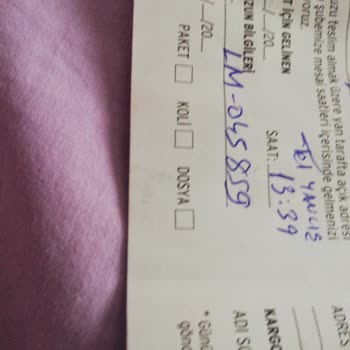 Yanlış Adres Numarasıyla Site Girişine Not Bırakan Kargo Aras Kargo