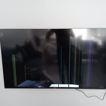 Teknosa Sağlam Kutudan Çıkan Kırık TV