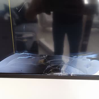 Teknosa Sağlam Kutudan Çıkan Kırık TV