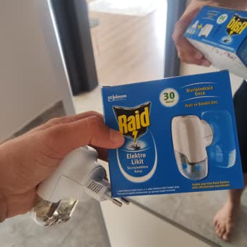 Raid Sinek Kovucu Likit Duman Çıkarıyor