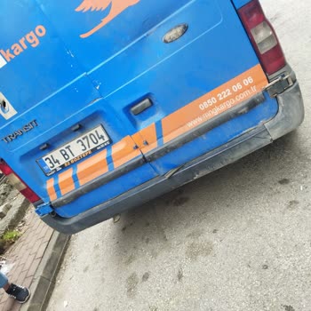 MNG Kargo Dağıtım Aracı Park Halindeki Aracıma Çarptı