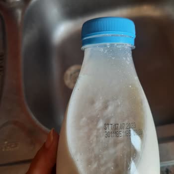 Dost Süt Süt Diye Aldım Ayran Gibi Bir Şey Çıktı
