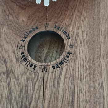 Kalimba Dükkanı Satın Aldığım Kalimba Durduğu Yerde Çatlamış