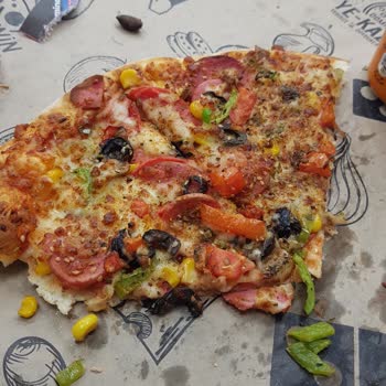 Domino's Pizza Pizzanın İçinden Çekirdek Çıktı