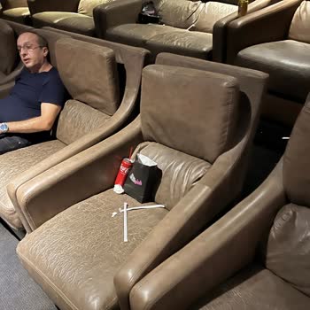 Cinema Pink Beylikdüzü Migros Sineması Çok Pis.