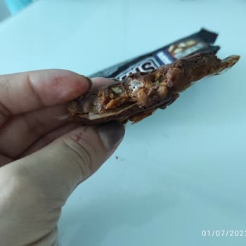 Eti Gıda Maximus Çikolata İçerisinden Naylon Çıktı