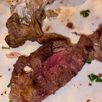 Denizkızı Restaurant Kanlı Et Ve Garson Bey'in Tavrı