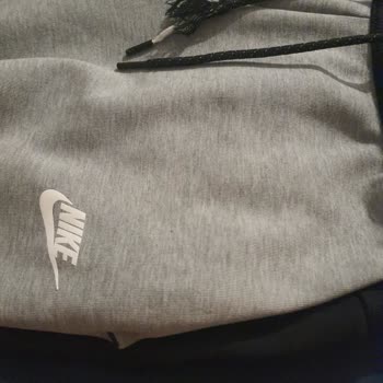 Nike Tech Eşofman Altının Bağcığı Söküldü