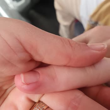 By Makass Bayan Kuaförü Hatalı Ve Hijyensiz Manikür Pedikür