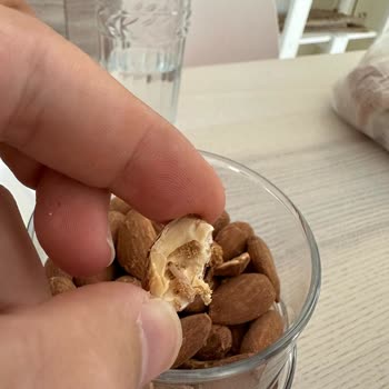 Migros Hemen Kurtlu Badem Sattı