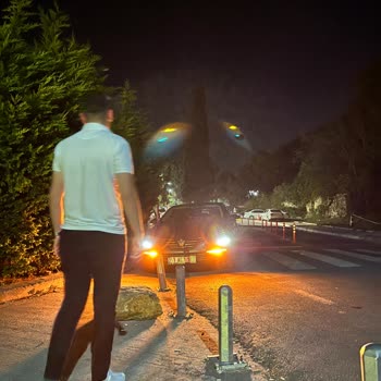 iPhone 13 Kamerada Işık Yansıması