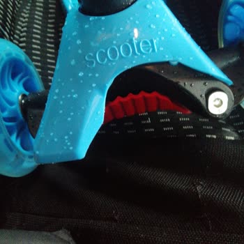 Scoter Kırıldı A101 Garantisi Yok Dedi