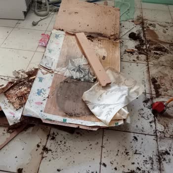 Waterbox Su Arıtma Cihazı Servis Tahliye Borusunu Dolabın İçine Bırakmış