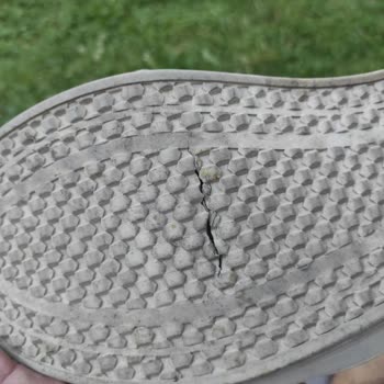 Bershka'nın Kalitesiz Ayakkabısı