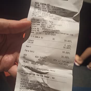İzmir Park AVM Paribu Cineverse Bir Pet Şişe Su 20 Tl