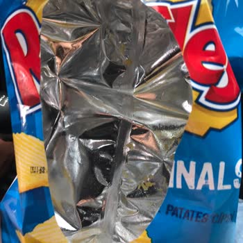 Ruffles Cipsten Saç Çıktı
