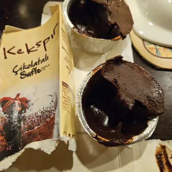 A101'den Aldığım Sufle Ambalajın İçine Dağılmış