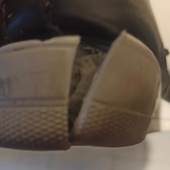 BTM Moda Bin 2 Hafta Da Paramparça Olan Ayakkabıları