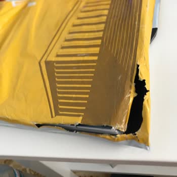 PTT Kargo Hasarlı Ürün, Parçalanmış Kargo Ambalajı