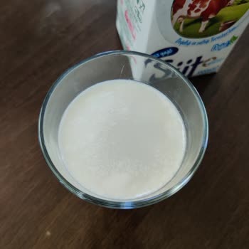 Yörükoğlu Süt Son Kullanma Tarihinden Önce Bozuk Çıktı / Peynir Kesiği