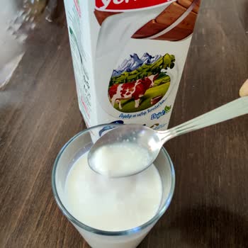 Yörükoğlu Süt Son Kullanma Tarihinden Önce Bozuk Çıktı / Peynir Kesiği