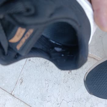 Skechers Ayakkabı 4 Ayda Dağıldı