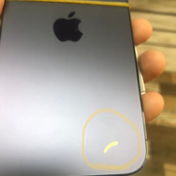 iPhone Garanti Telefonun Kapağında Soyulmayı Kabul Etmiyor. 4aylık