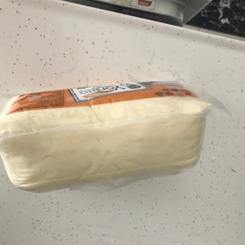 Yörsan Paletli Kaşar Dolapta Kapalı Kutu Olarak Durmasına Rağmen Bozuldu