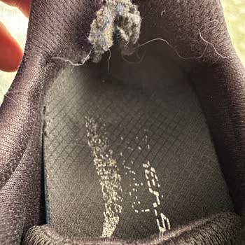 Skechers Ayakkabılarının Kalitesizliği Şok Etti