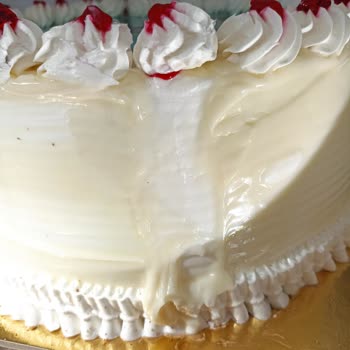 Tatbak Gıda Özel Pasta Siparişi Bozuk Çıktı