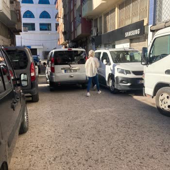 Emniyet Genel Müdürlüğü Ara Sokak Yolu Kapatan Park