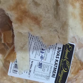 Migros'ta Satılan Ekmek Dünyası Markalı Sivas Katmeri