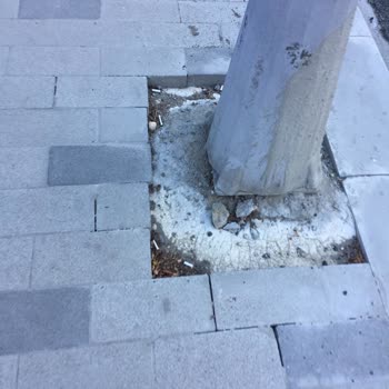Beylikdüzü Belediyesi Kaldırım Ve Tretuvar Çalışmalarında Eksiklikler
