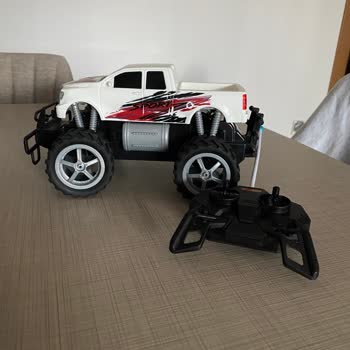 Toyzz Shop Uzaktan Kumandalı Araba Fiyaskosu