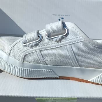 Superga Kullanılmış Şekilde Gönderilen Ayakkabının İadesi Yapılmıyor.