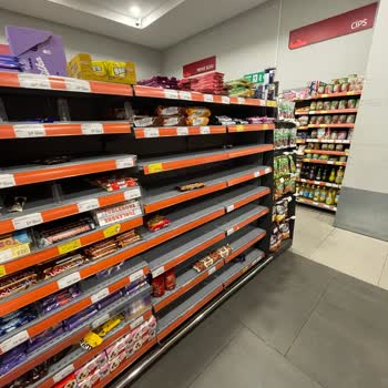 Migros Jet Rafları 1 Haftadır Bomboş