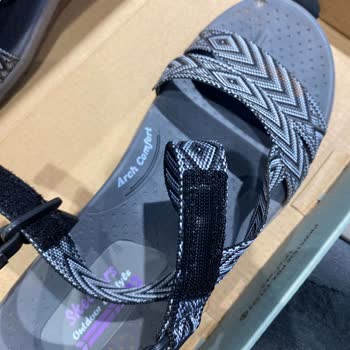 Skechers Sandaletin İlk Gününde Aşınma Olması Ve İlgisizlik