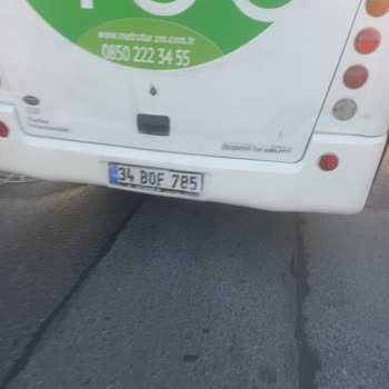 Metro Turizmin Servis Şoförünün Terbiyesizliği