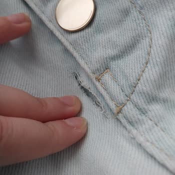 Zara'dan Yırtık Gelen Pantolon