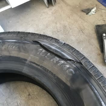 Sattığı Lastiğin Arkasında Durmayan Petlas