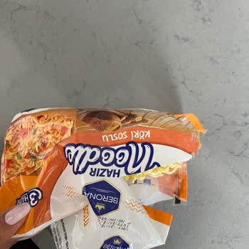 Berona Noodle Hem Yarım Hem De Baharatı Eksik Çıktı