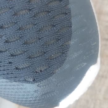 Barçın Spor Konak Şubesi Orijinalliği Şüpheli Ürün Satıyor