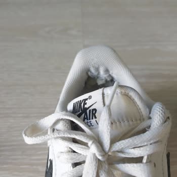 Barçın Spor Nike Air Force Dışı Güzel İçi Kötü