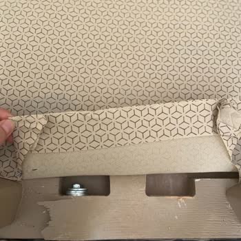 Bellona Mavenna Sandalye Eksik Civatadan Dolayı Kırıldı