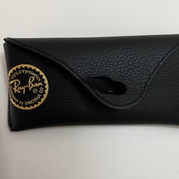 Rayban Gözlük Kutusu 1 Ay Oldu Alınalı Koptu Ve Kullanılmaz Hale Geldi