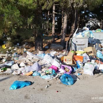 Çanakkale Belediyesi Mahallenin Çöplüğü Tüm Mahalle Sakinlerinin Duyarlı Olması