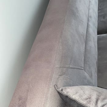 İstanbul Avm Koltuk Takımının Rengi Soluyor