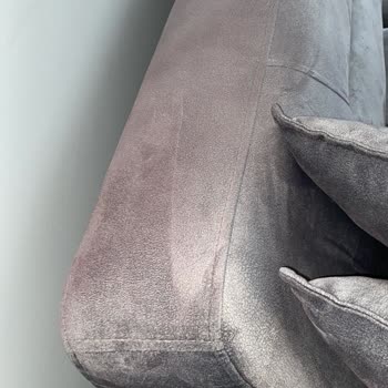 İstanbul Avm Koltuk Takımının Rengi Soluyor