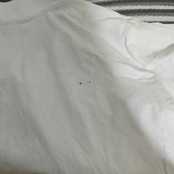 DeFacto Tüm Beyaz Çamaşırlarımızı Pas Lekesi Yaptı